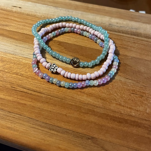 😃 🌸 spring bracelet stack - Picture 2 of 3